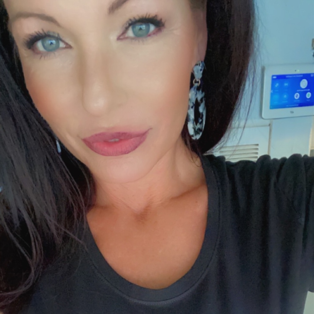 Meet your Posher, Anisa